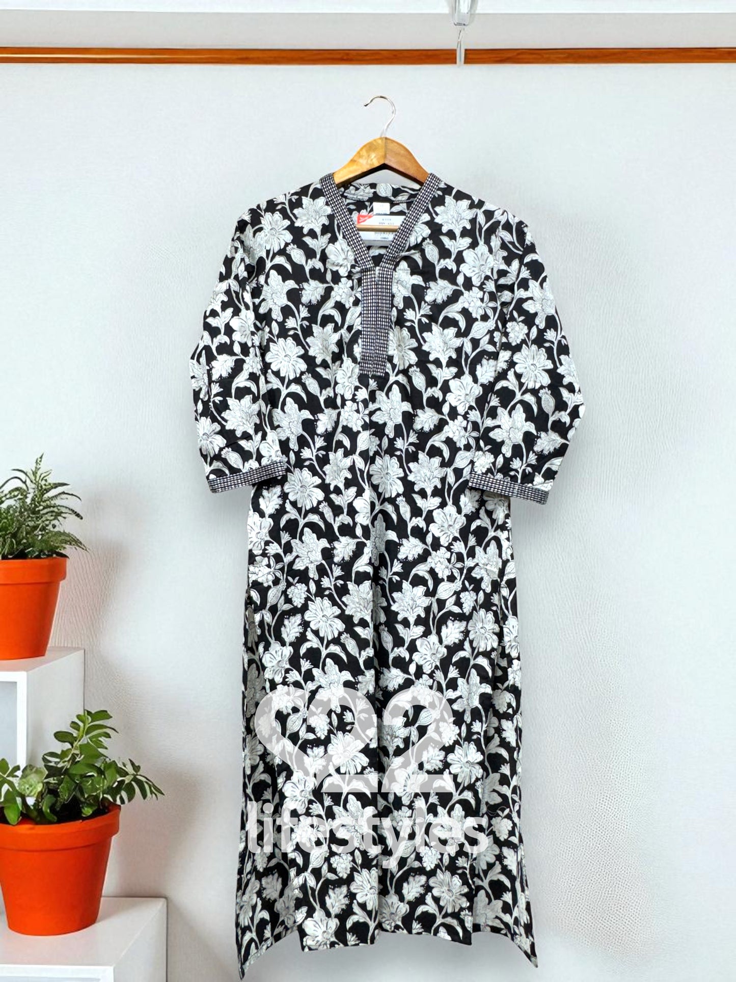 Black & White Handblock Floral Readymade Salwar Suit